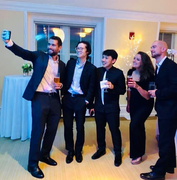 Playing Brahms Quintet is one thing, but mastering the art of the selfie is a whole other kinda teamwork! 📸 
We absolutely loved collaborating last week with the fantastic @georgeli_pianist in one of the prettiest venues, @shalinliuperformancecenter
