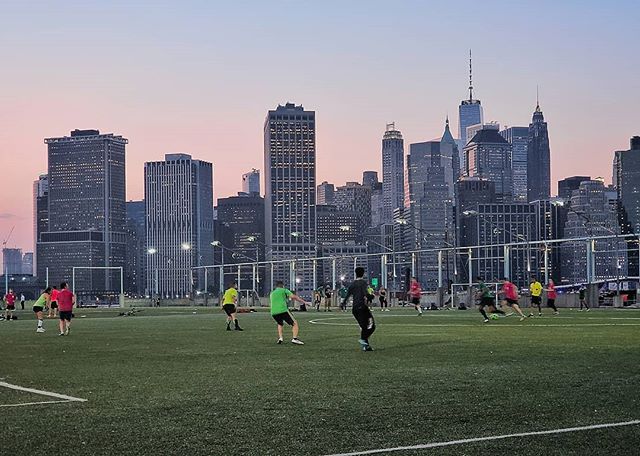 What a great place to play!

#nyc #brooklyn #newyork #brooklynheights #manhattan #football #soccer #tlpicks #stellerstories #thecreatorclass #icapturedaily #passionpassport #igtravel #natgeotravel
#lonelyplanet #redditphotography
#igmasters #agameo