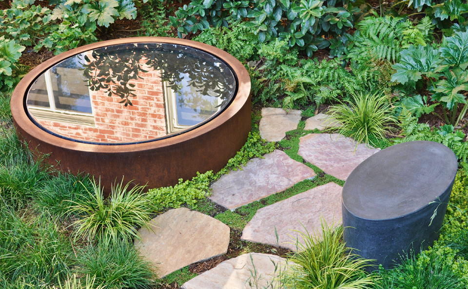  Bench and fountain are custom designs by Russell for the event 