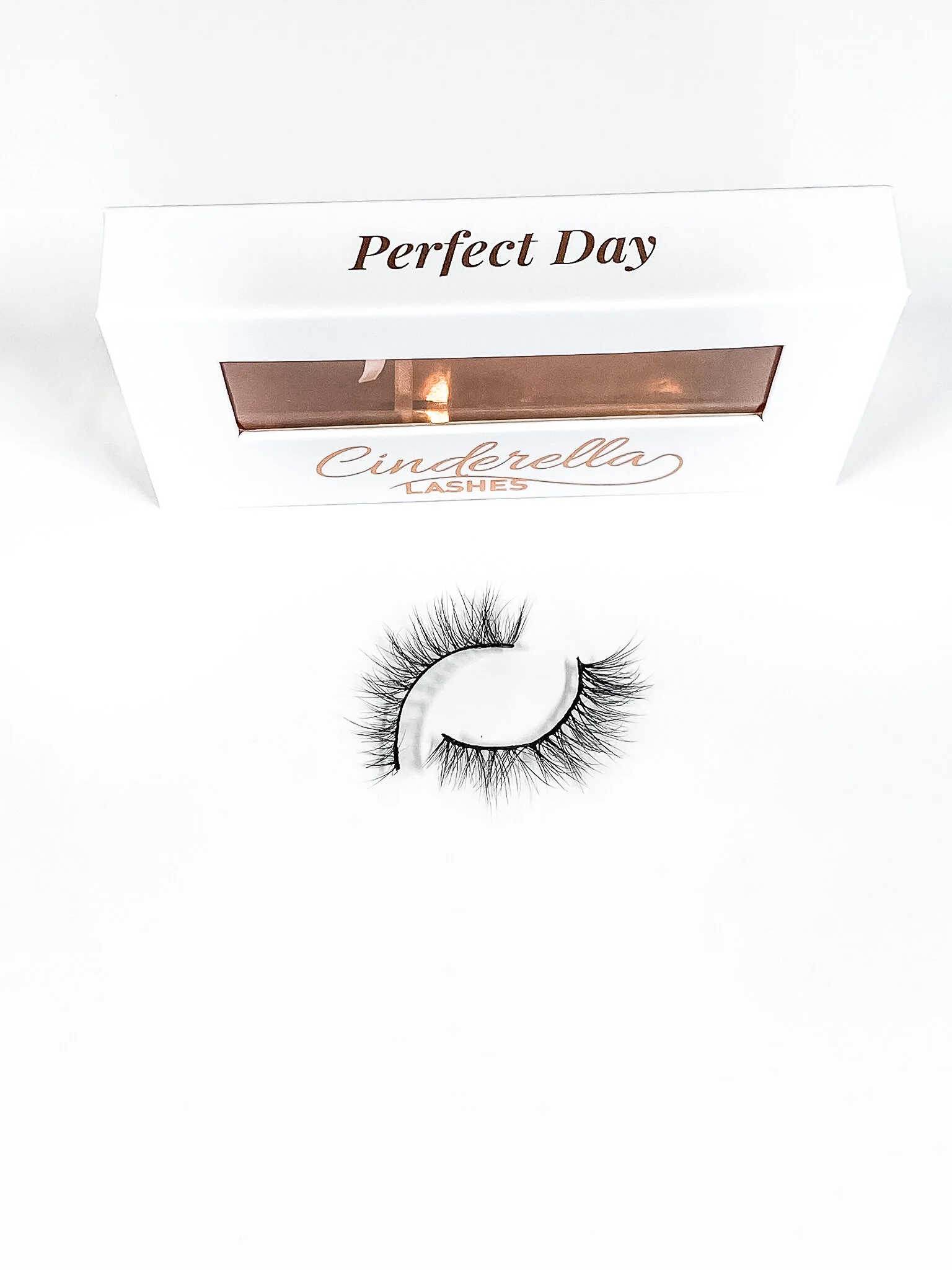 Cinderella Lashes: Perfect Day