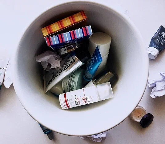 4 Signs That Your Skincare And Makeup Products Have Expired