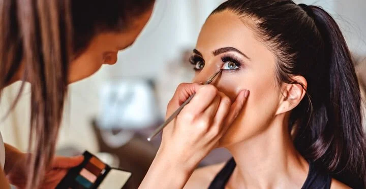 7 Ways Makeup Artists get Published in the Media