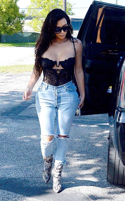 20 Fashionable Jeans Outfit Ideas for Spring/ Summer - Styles Weekly