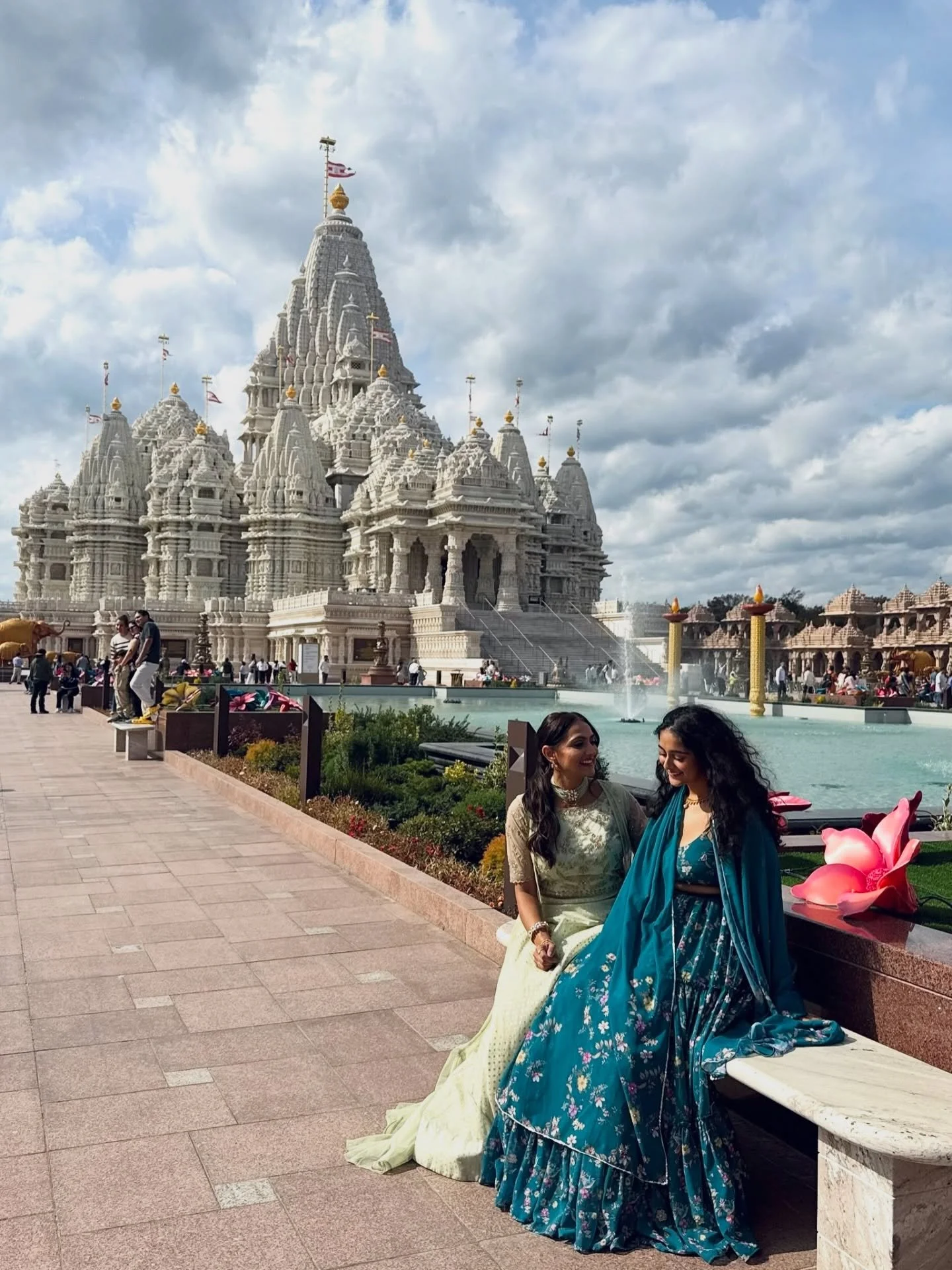 Halloween nights, Diwali lights, work things, dinner things &mdash; October really understood the assignment. Grateful for every chapter this month held. 🤍 ps&hellip;. Happy Halloween everyone! 👻