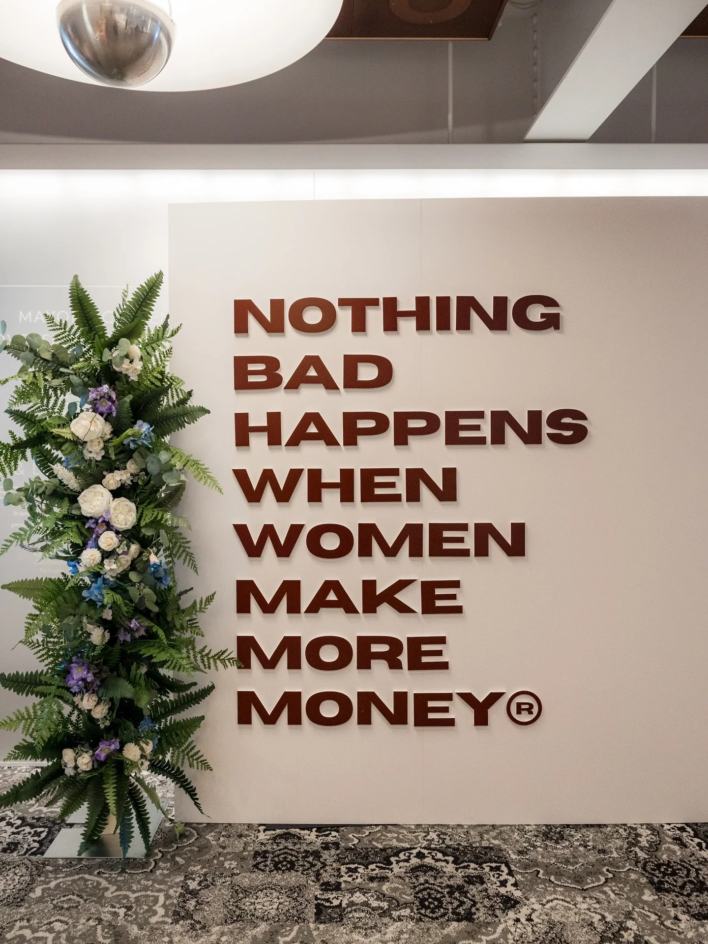 February, in between moments 📸

A month filled with leadership rooms (both on stage and in the audience), wedding industry magic, and nights reminding me how special it is to have community. 

So grateful for the spaces that stretch me, the people w