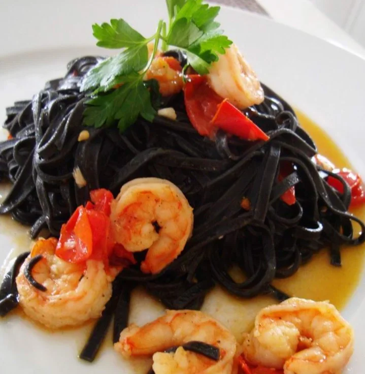 Black Linquini.jpg