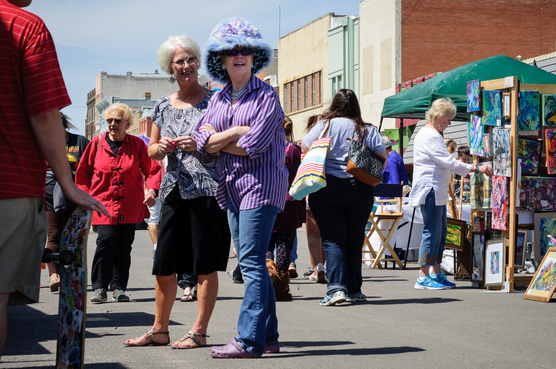 The street vendors were busy interacting with patrons and selling their works of art and great food along with providing live demonstrations, classes, and workshops.