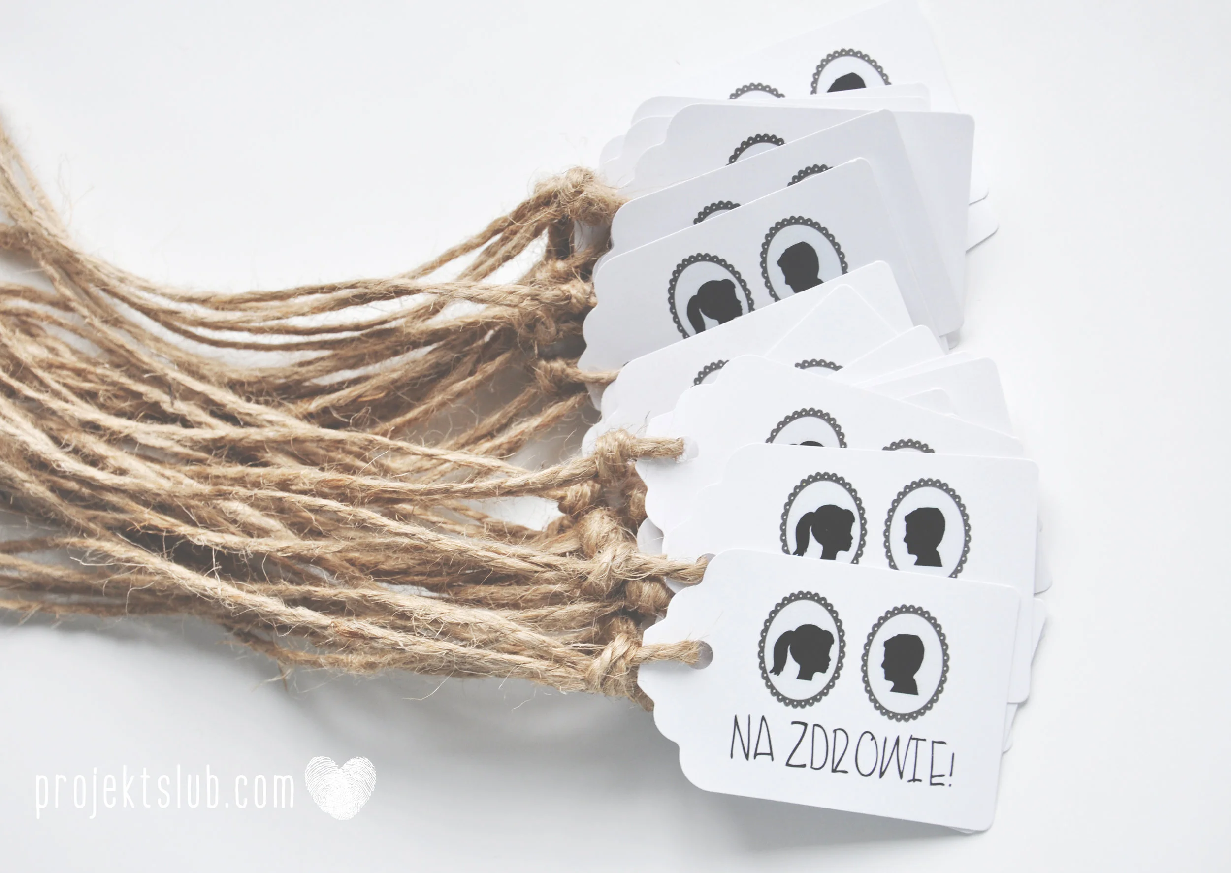 W pudrowym gaju rustykalne zaproszenie ślubne ze sznurkiem karteczka błękit róż Projekt Ślub (26).jpg