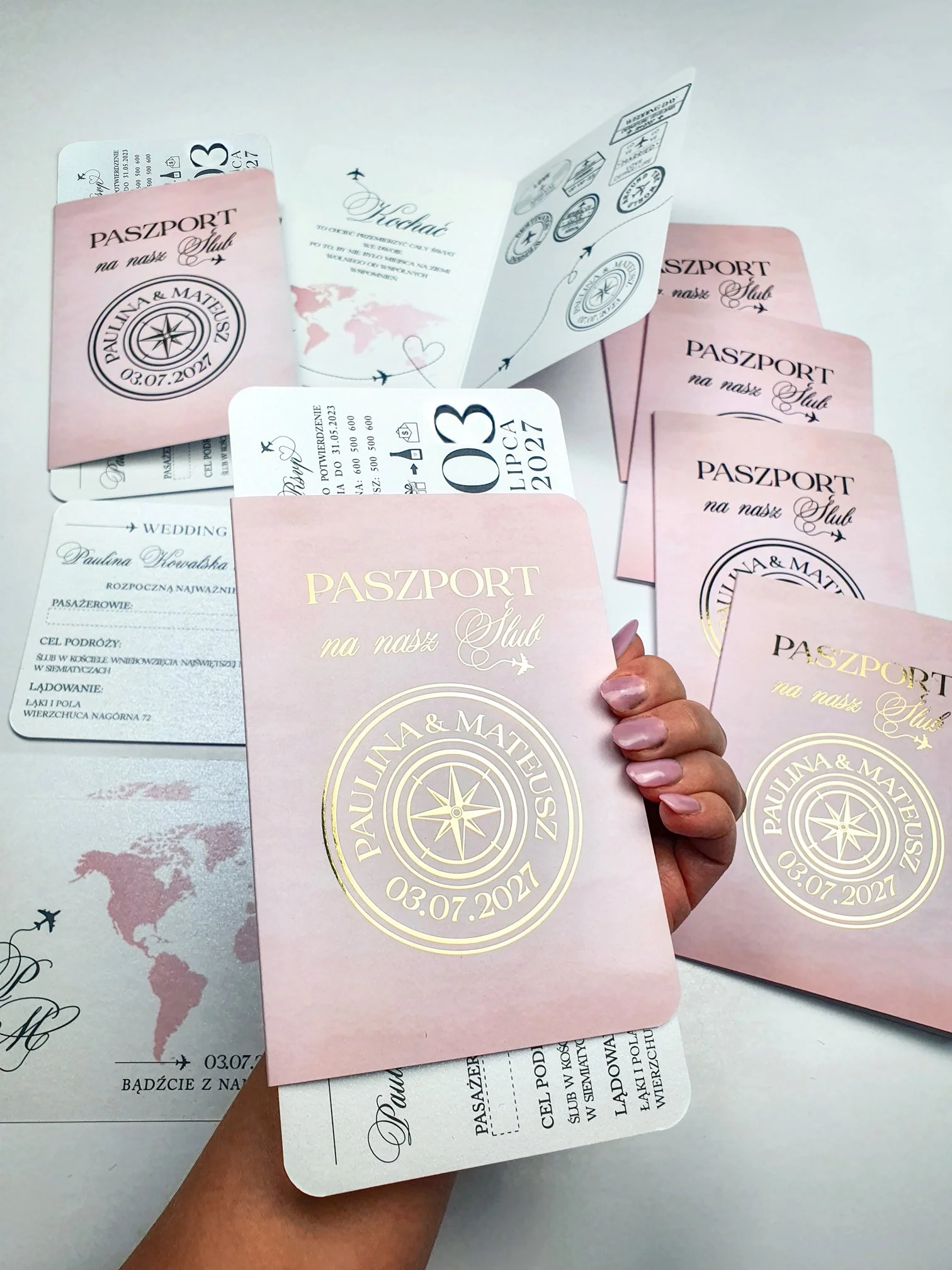 Zaproszenia Ślubne Paszport różowy ze złoceniem