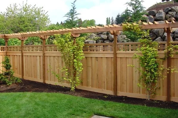 Home Fencing Options For Privacy and Security 4-22-22