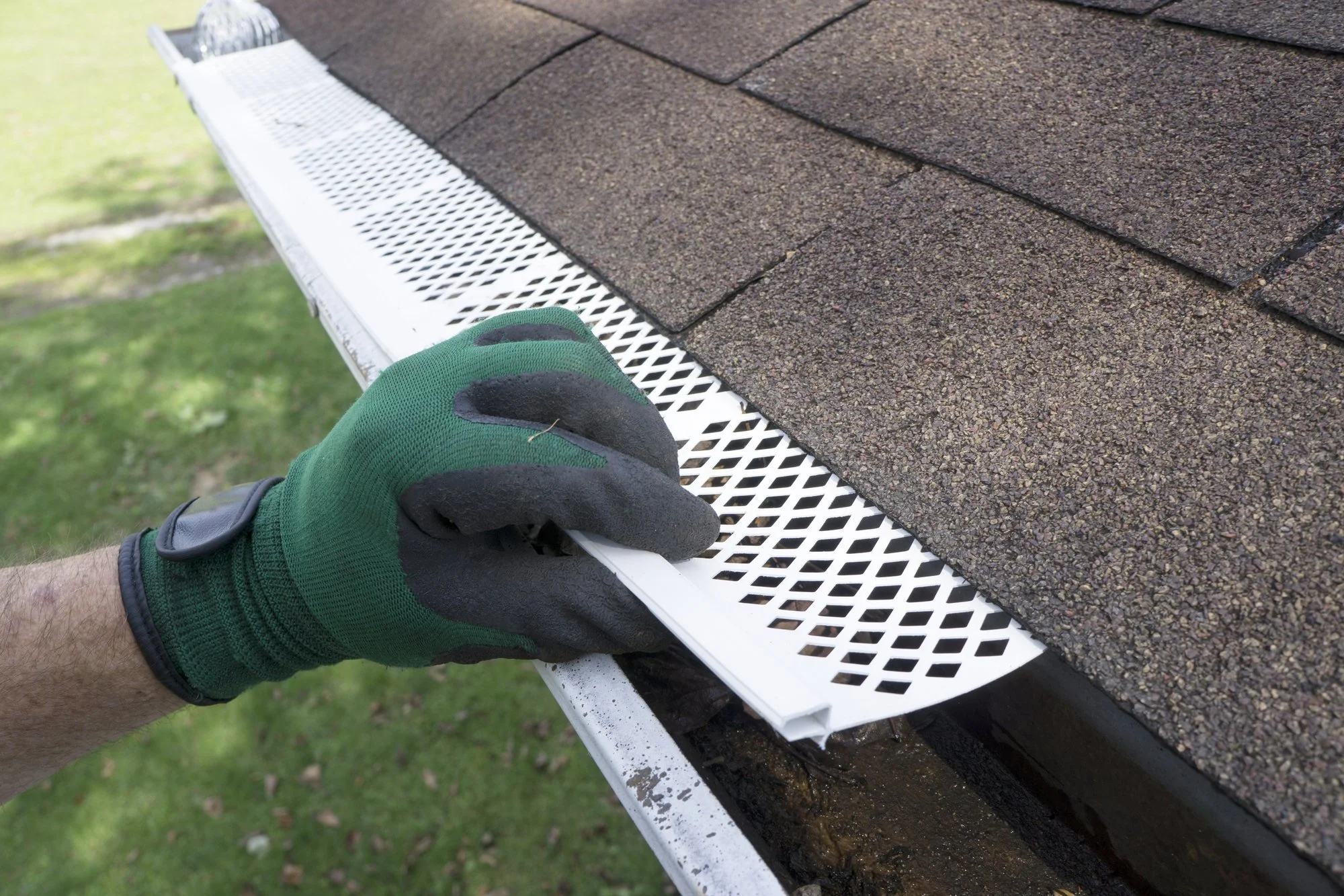 Consider a Gutter Upgrade To Reduce Spring Cleaning