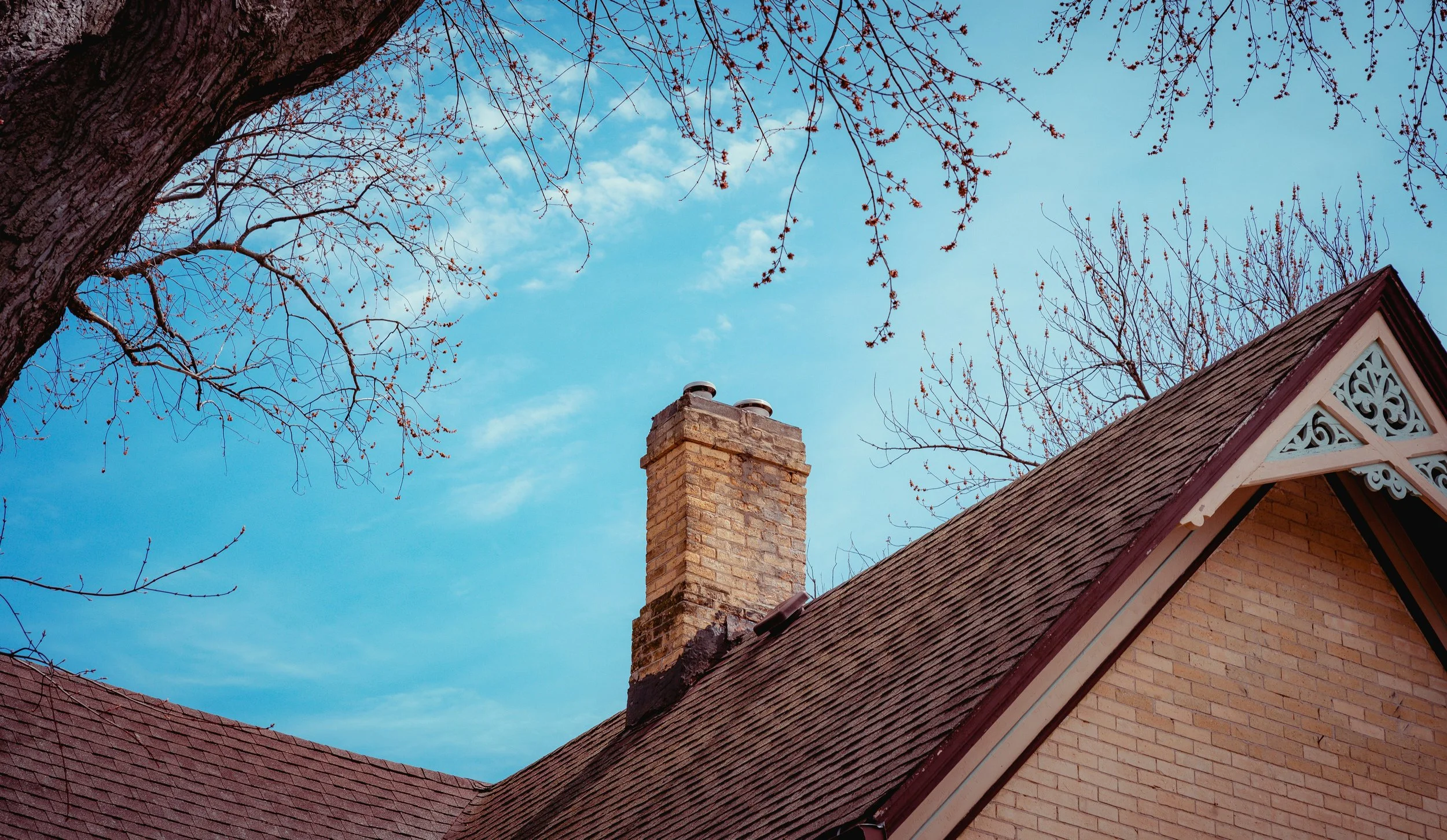 How to Spot Trouble with Your Chimney Before Fireplace Season