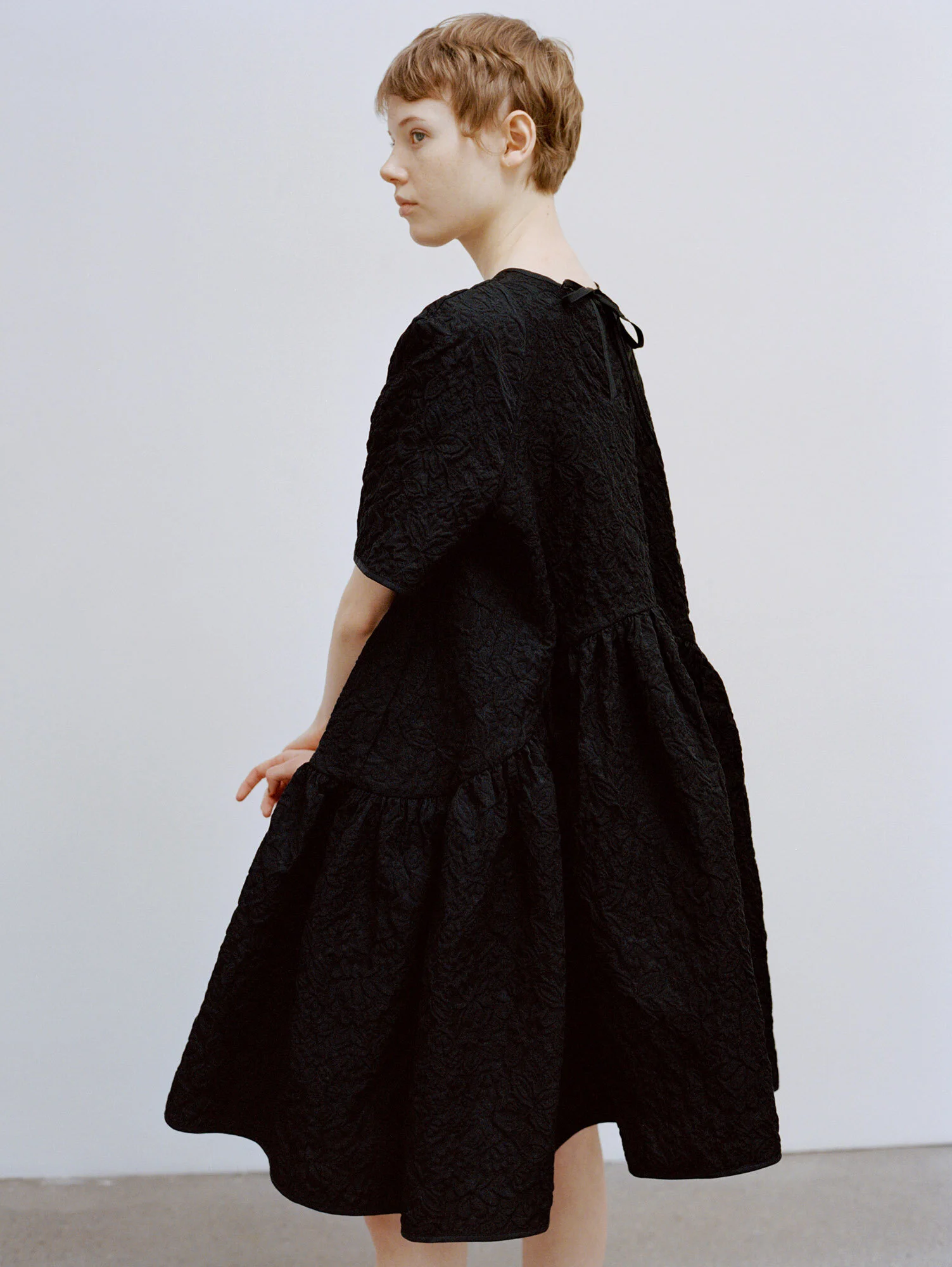 anna-bella-black-2.jpg