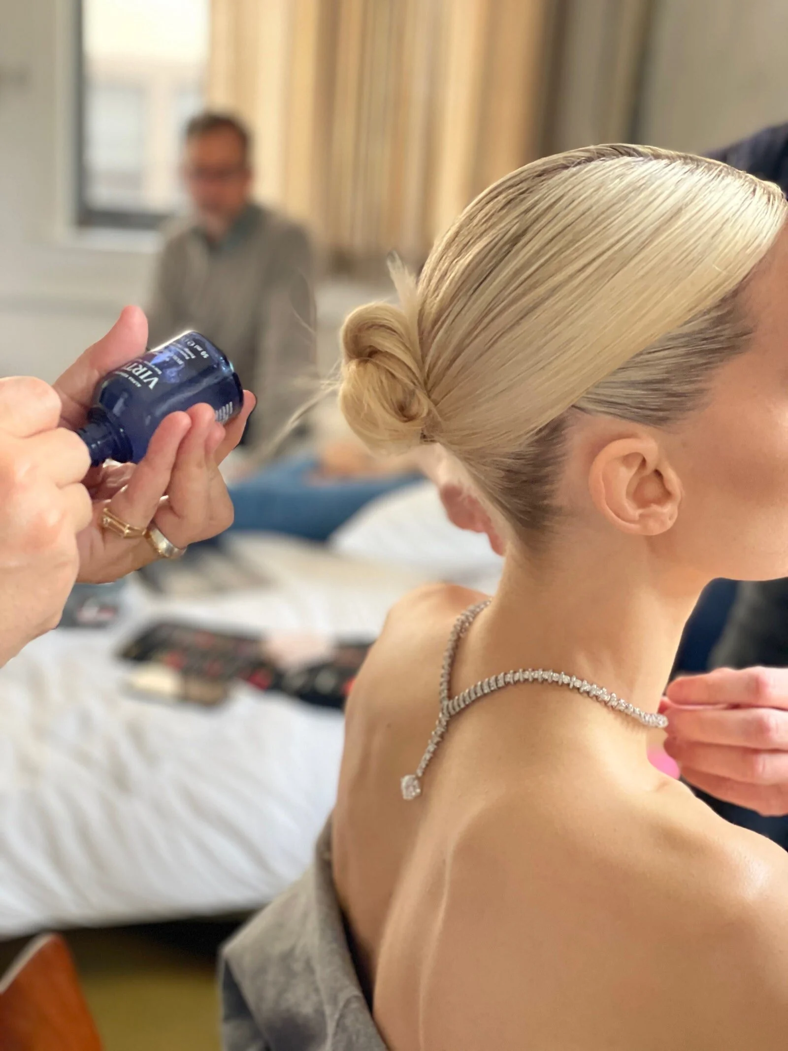 Vanity-Fair-x-Vanessa-Kirby-oscars-getting-ready-2021-embed-02.jpeg