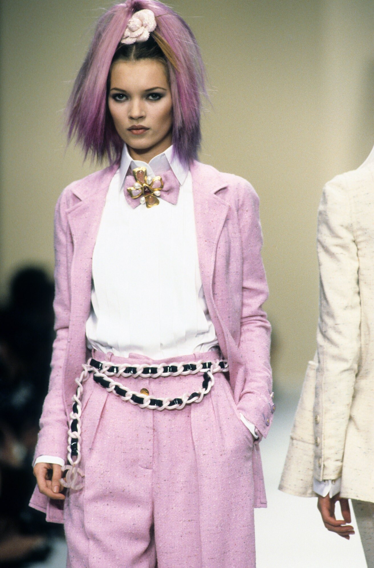 CHANEL-SPRING-1994-RTW-15-KATE-MOSS.jpeg