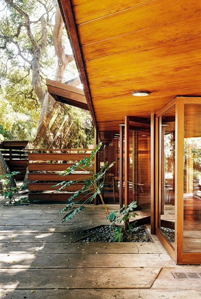 2-camilla-bellini-the-diary-of-a-designer-a-single-man-house-tom-ford-colin-farrel-john-lautner-schaffer-residence-690x1024.jpg
