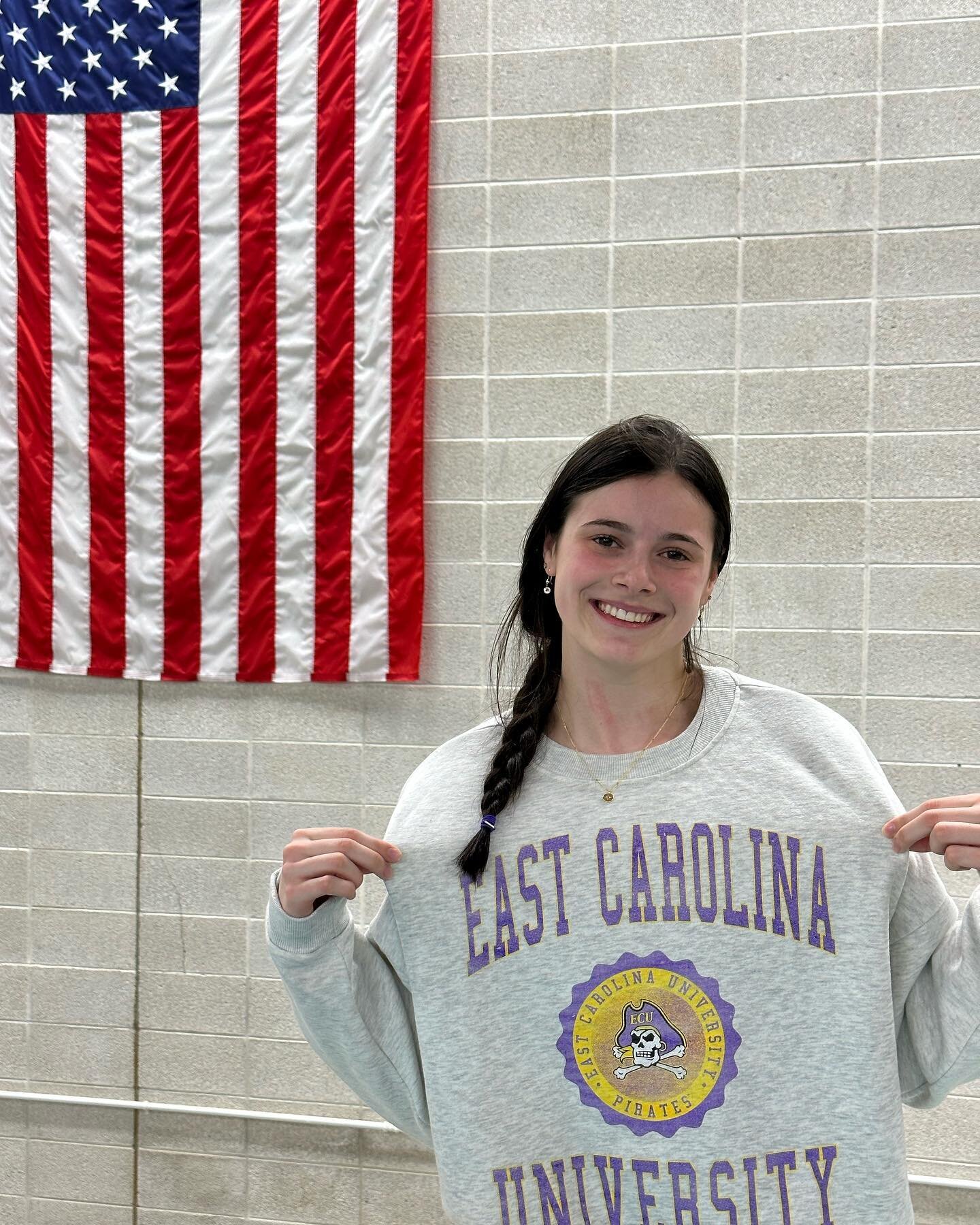 CONGRATULATIONS are in order for SSDC&rsquo;s Senior Captain, Olivia Templeton!

Olivia has committed to the nursing program and will be diving for EAST CAROLINA UNIVERSITY!  SSDC looks forward to watching Olivia make a difference diving for the ECU 