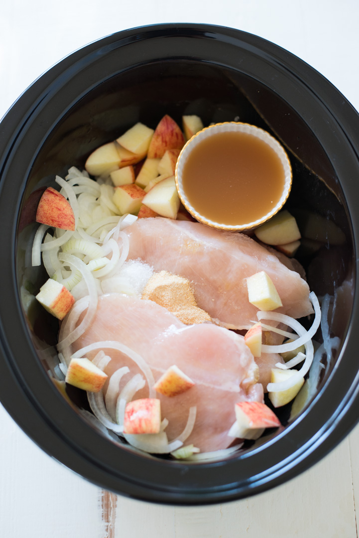 5-Ingredient+Slow+Cooker+Apple+Cider+Pulled+Chicken+is+simple+to+prepare+and+yields+super+tender+chicken+in+a+sweet+and+savory+sauce+that+everyone+in+the+family+will+love.jpeg