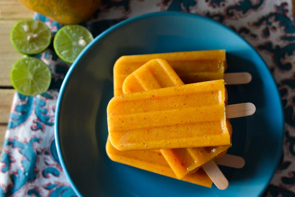 Mango Chile Limón Paletas