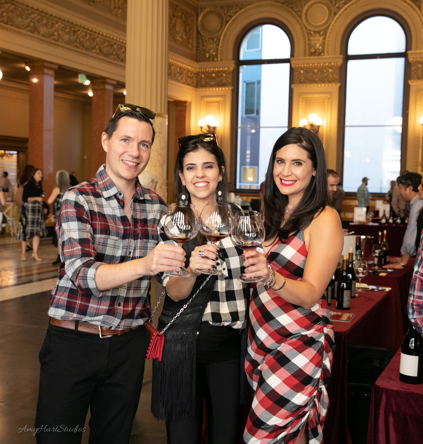 SFMag_PINOTplaid_AH_19113_0181.jpg