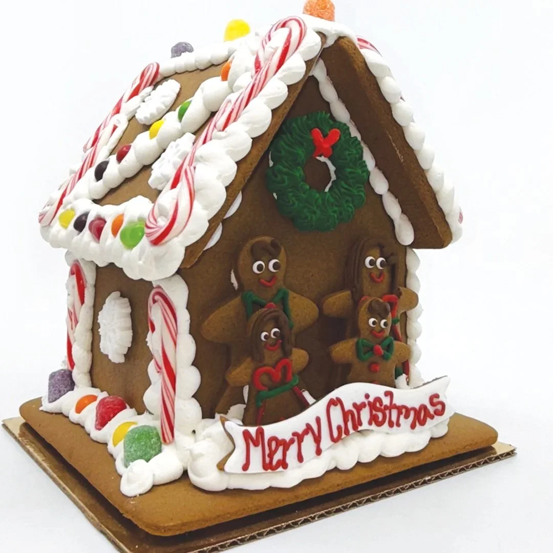 7.5" Gingerbread House with customizable banner. (Copy)