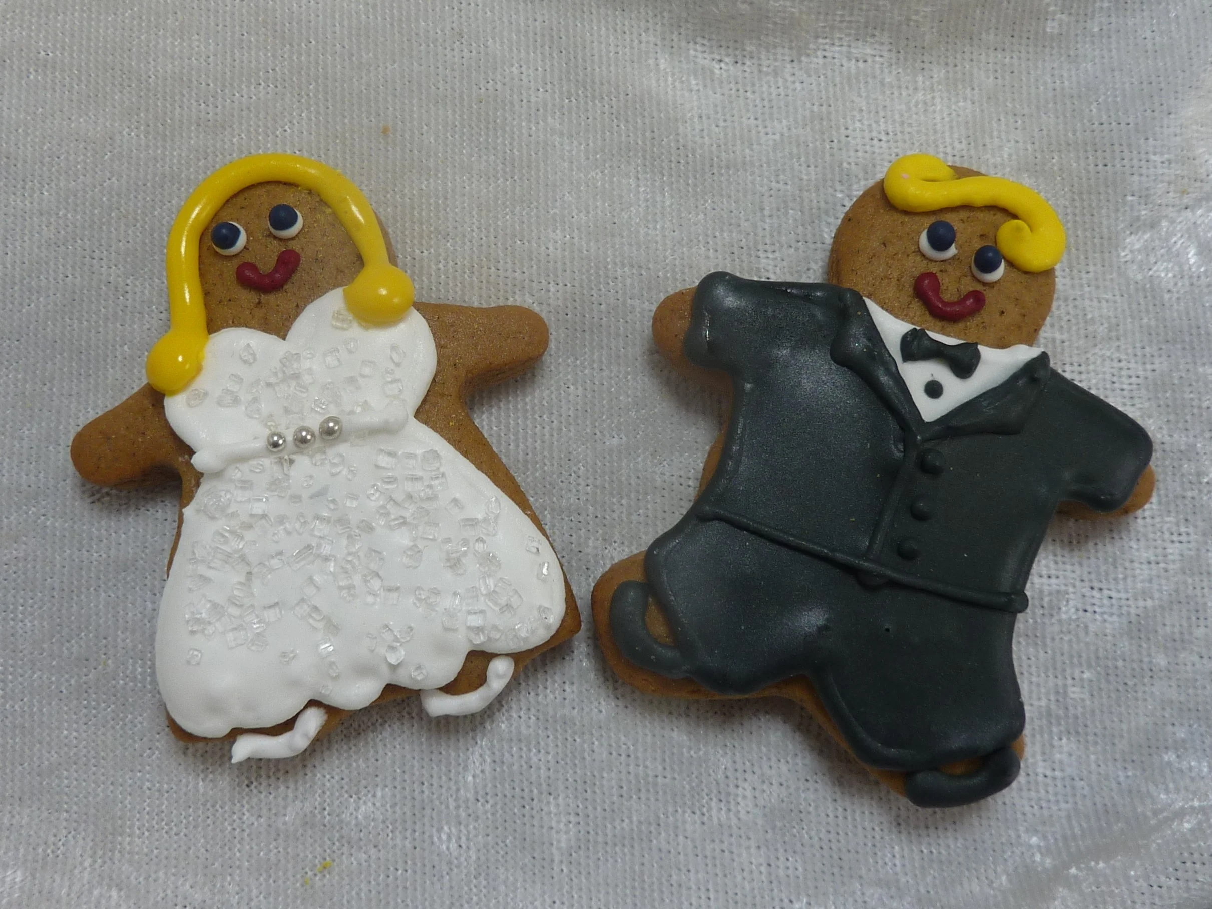 Mini Wedding Cookies "Tiny Tots" - The Gingerbread Factory