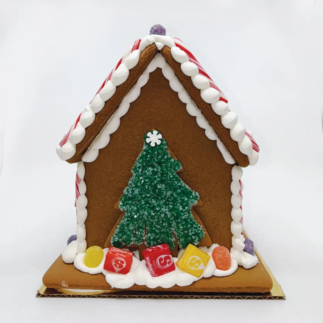 7.5" Gingerbread House with banner. (Copy)