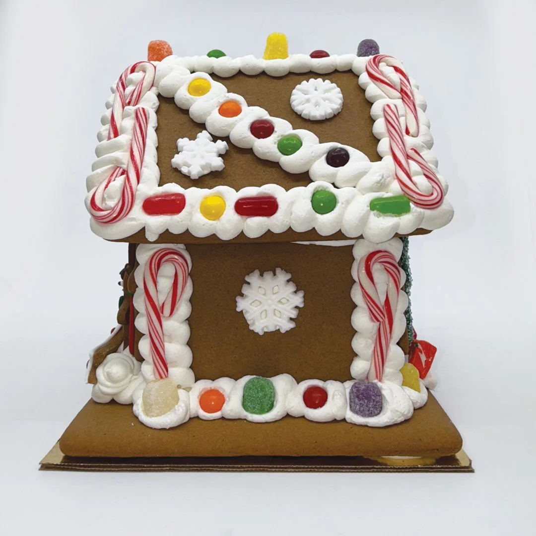 7.5-Gingerbread-House-with-Banner-Side.jpg