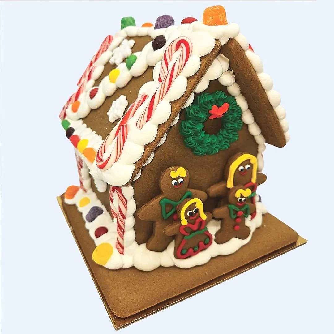 7.5%27-decorated-gingerbread-house-front.jpg