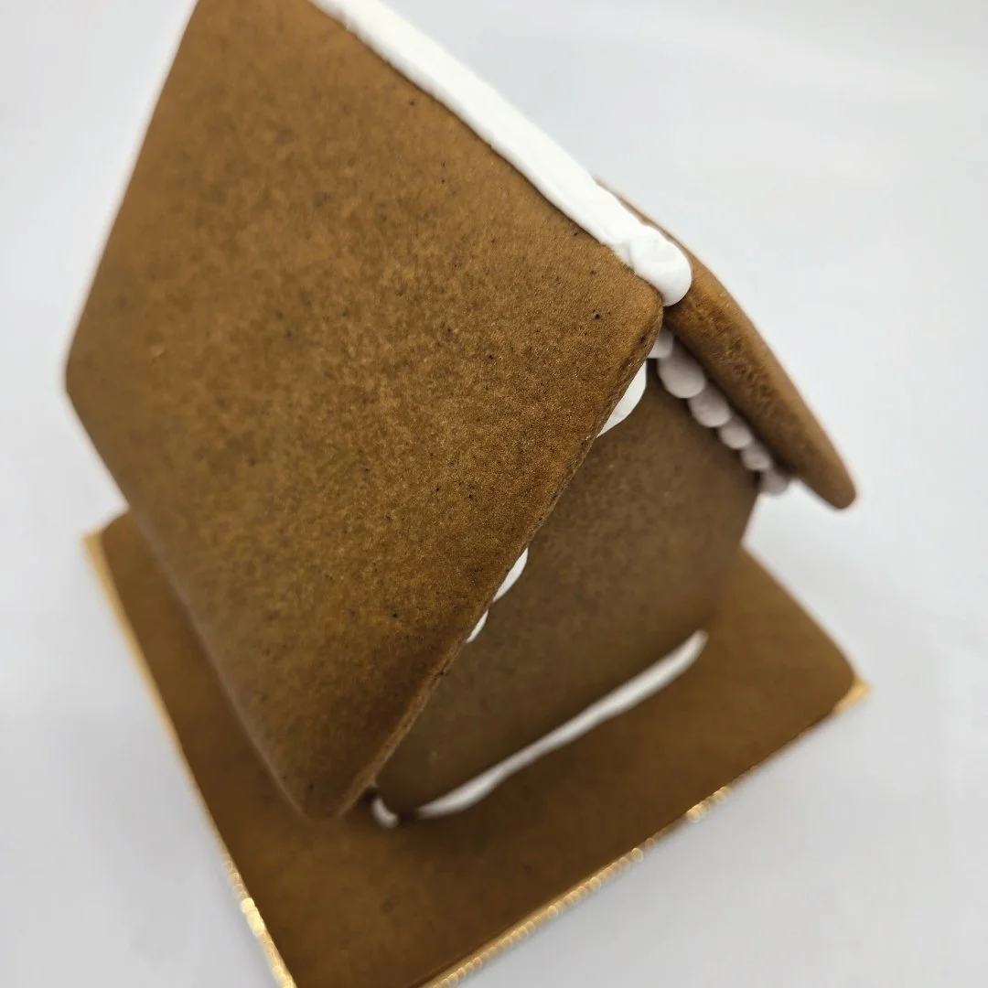 7.5 Ready-to-Decorate Gingerbread House from the Gingerbread Factory