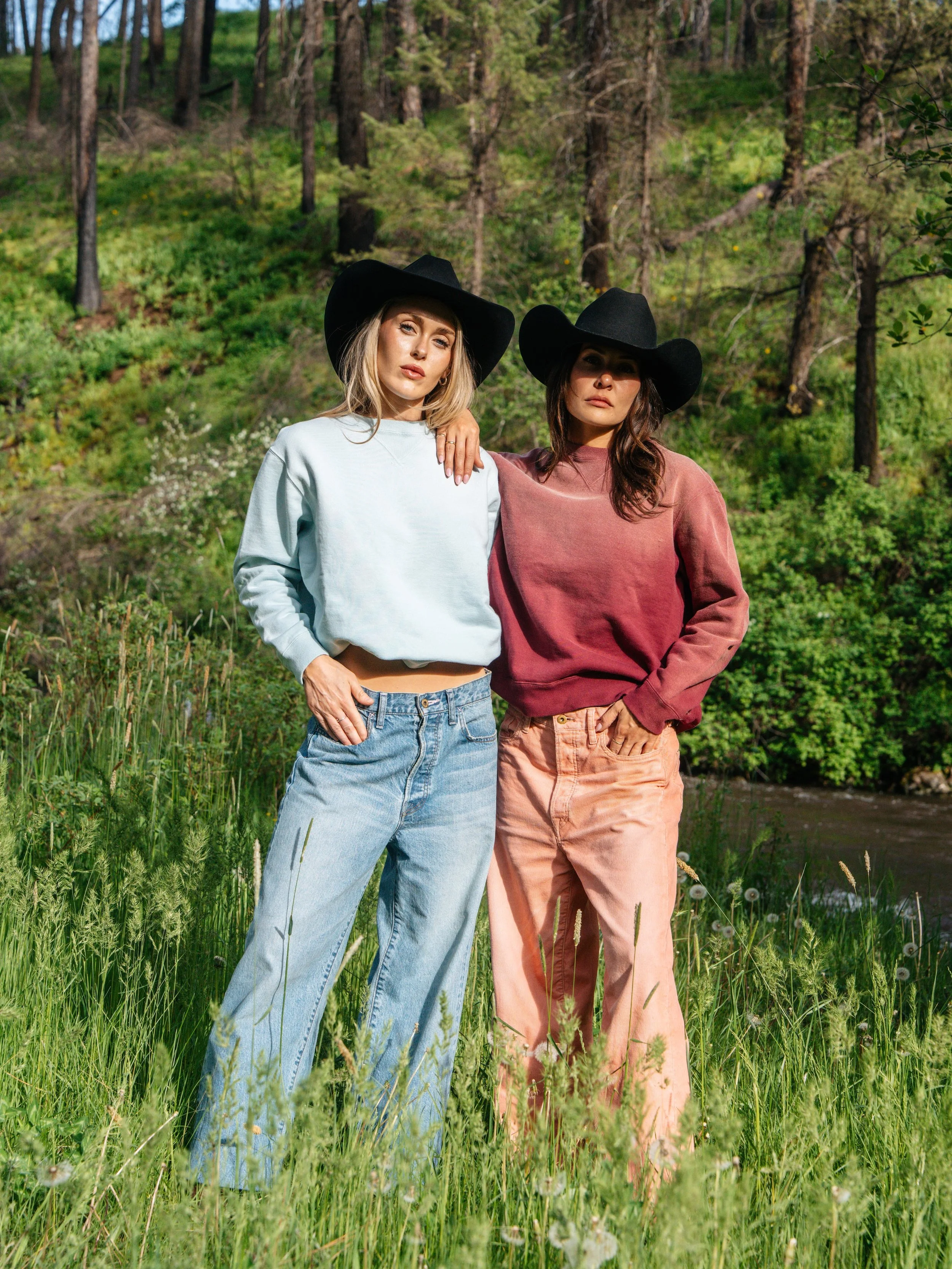 Black Bear Brand WOMAN - Sun Dyed French Terry Crew (Red Roses)
