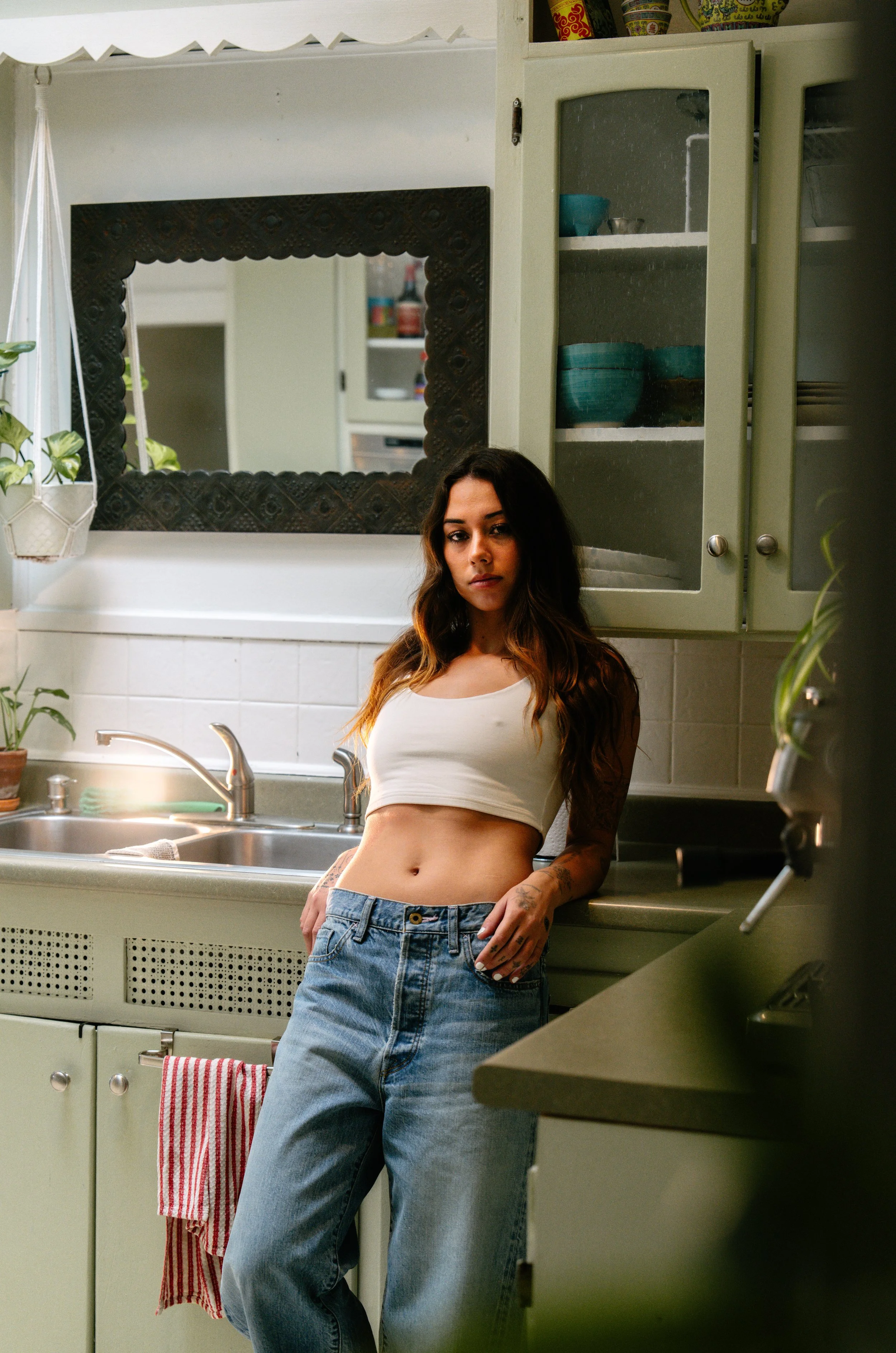 black bear brand WOMAN boyfriend jeans, beautiful woman.jpeg