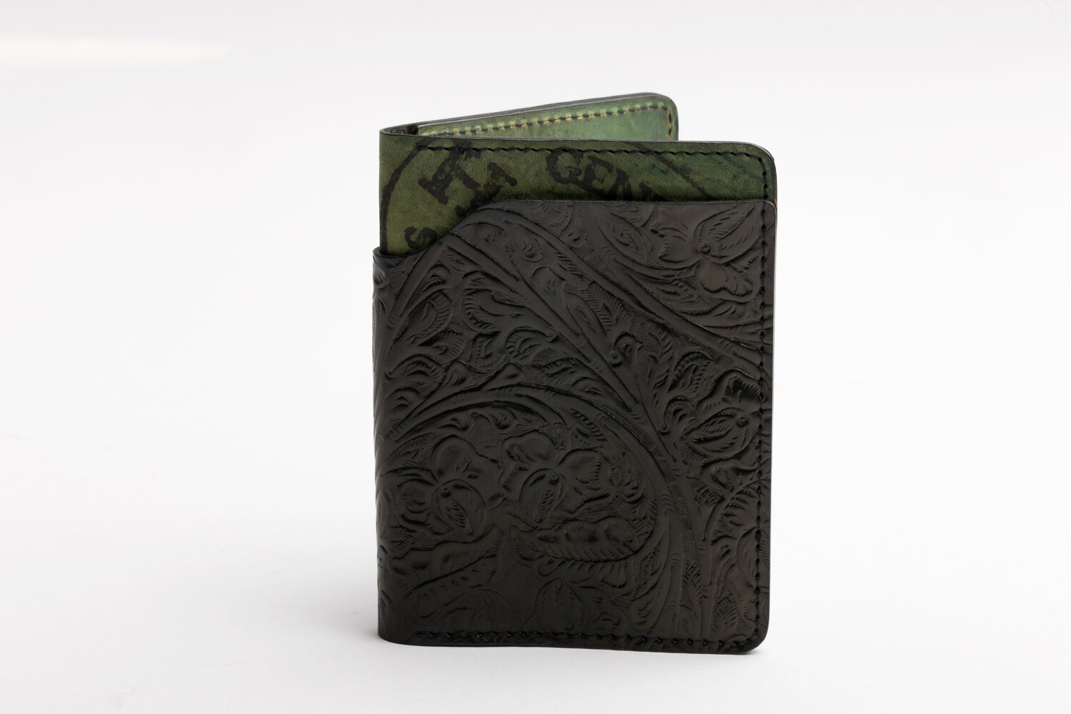 Shell Cordovan Wallet, Minimalist Black Leather Wallet, everyday carry –  GARNY & Co.