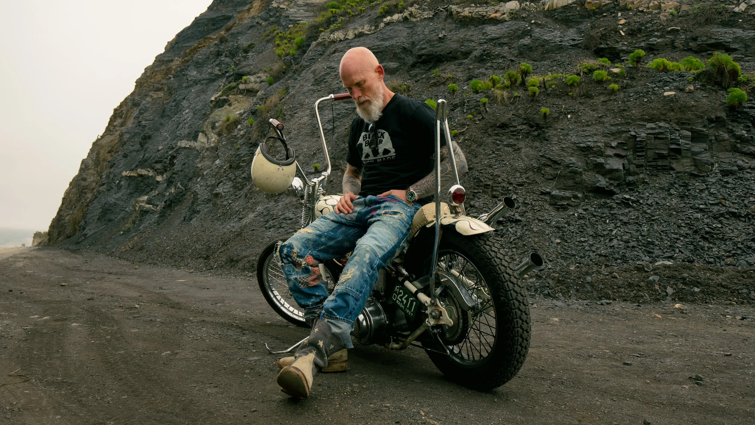 Boro Fabric Jeans by Black Bear Brand. The Essence of Rugged Individuality and Uncompromising Quality. A Way of Life Woven into Every Thread. The Epitome of Men's Fashion Excellence