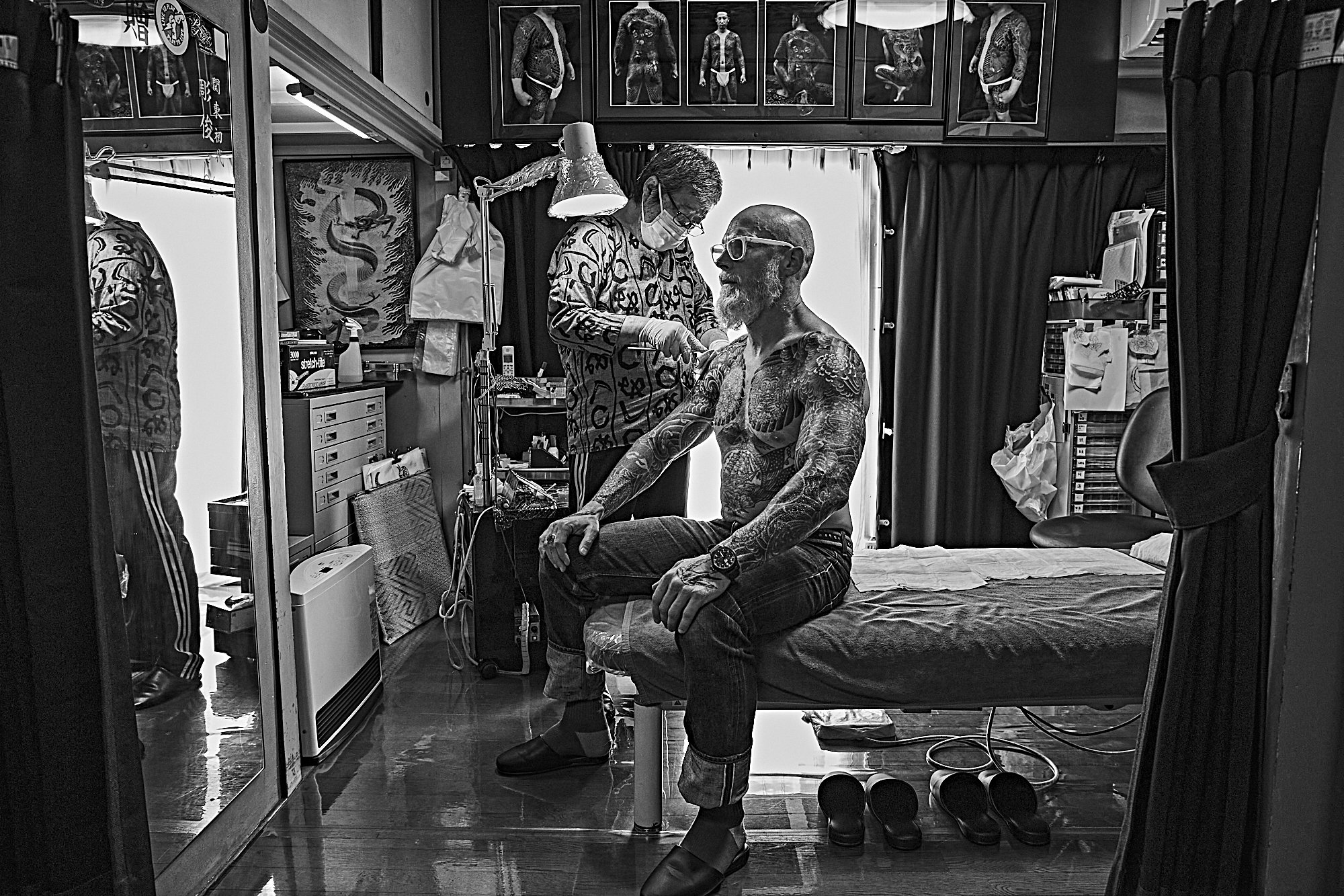 1 Tebori Tattoo Horitoshi ONE 8 bw Black Bear Brand.jpeg