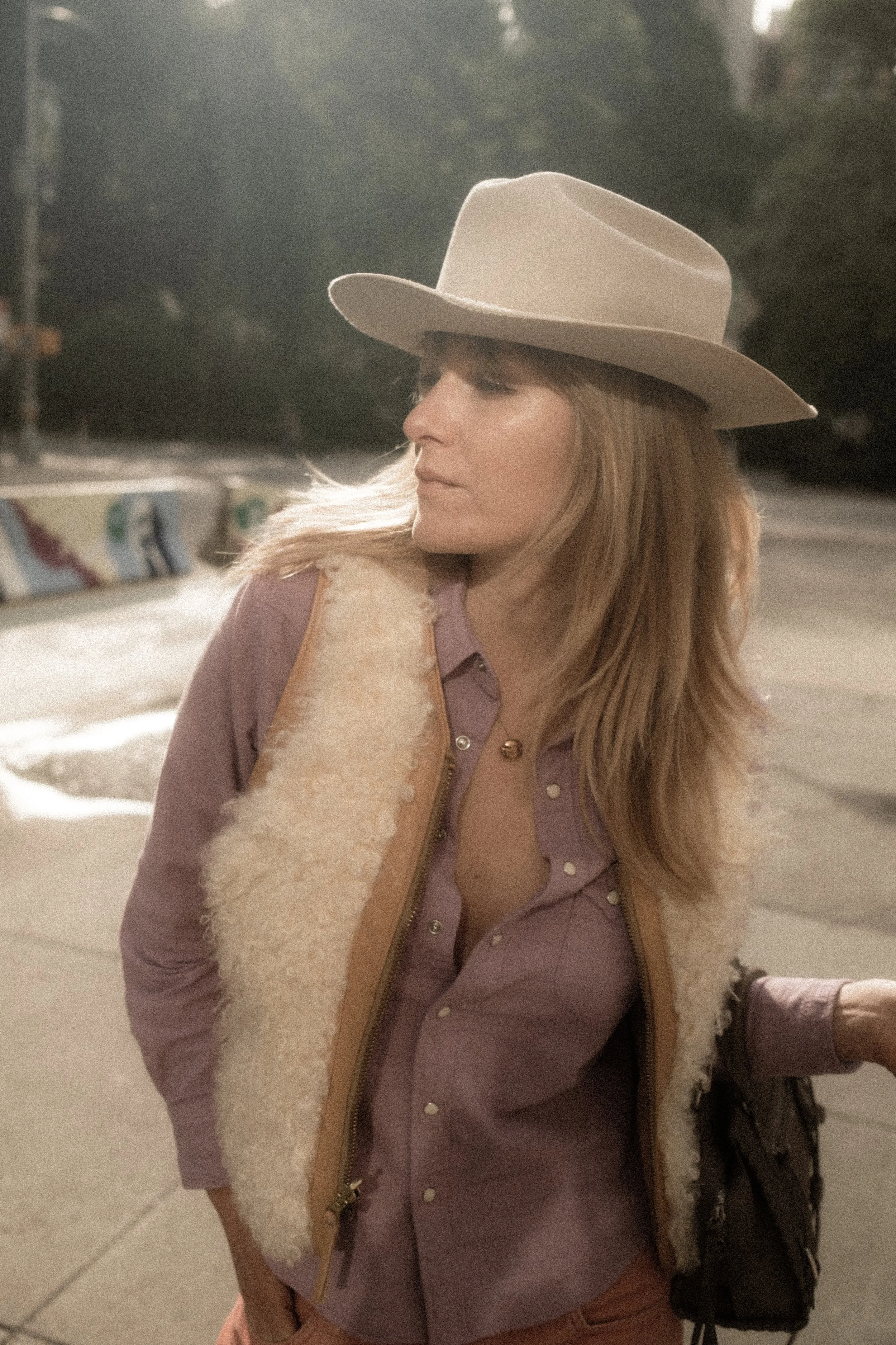 Black Bear Brand WOMAN - LAVENDER Embroidery... Western P-Snap Shirt