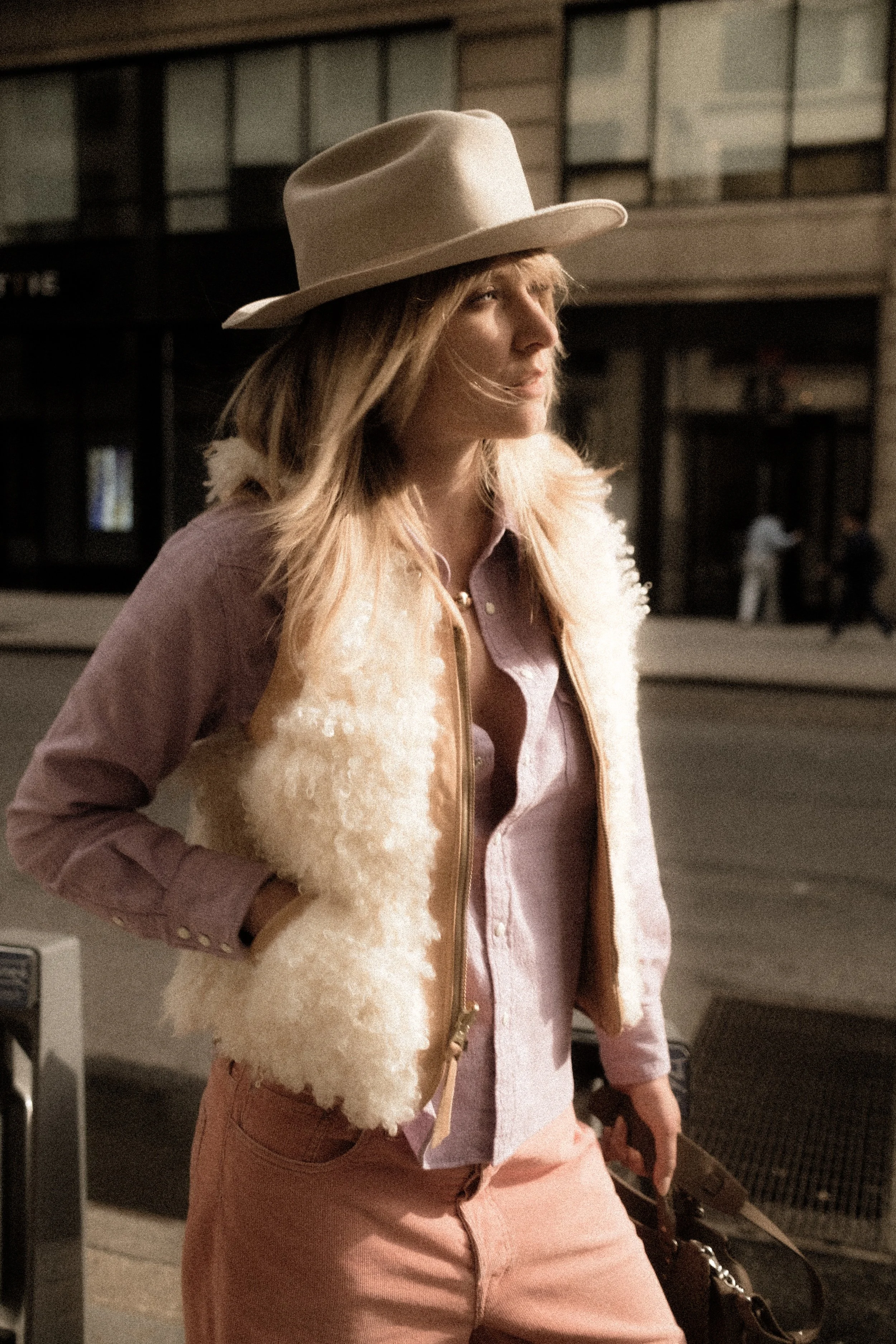 Black Bear Brand WOMAN - LAVENDER Embroidery... Western P-Snap Shirt