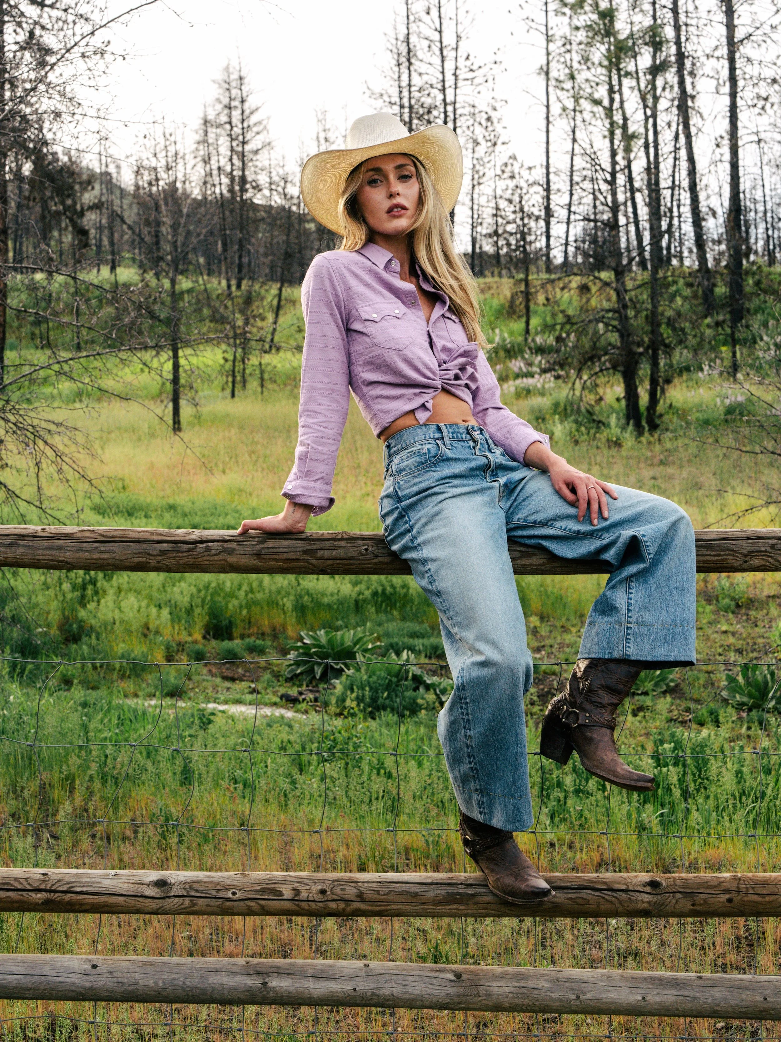 Black Bear Brand WOMAN - LAVENDER Embroidery... Western P-Snap Shirt