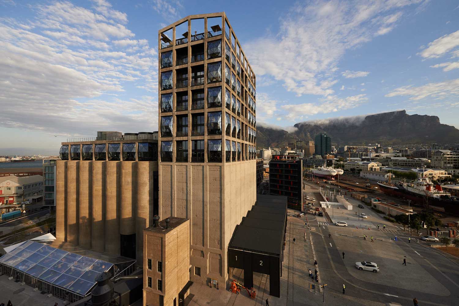 20170919_ZietzMOCAA_0204.jpg