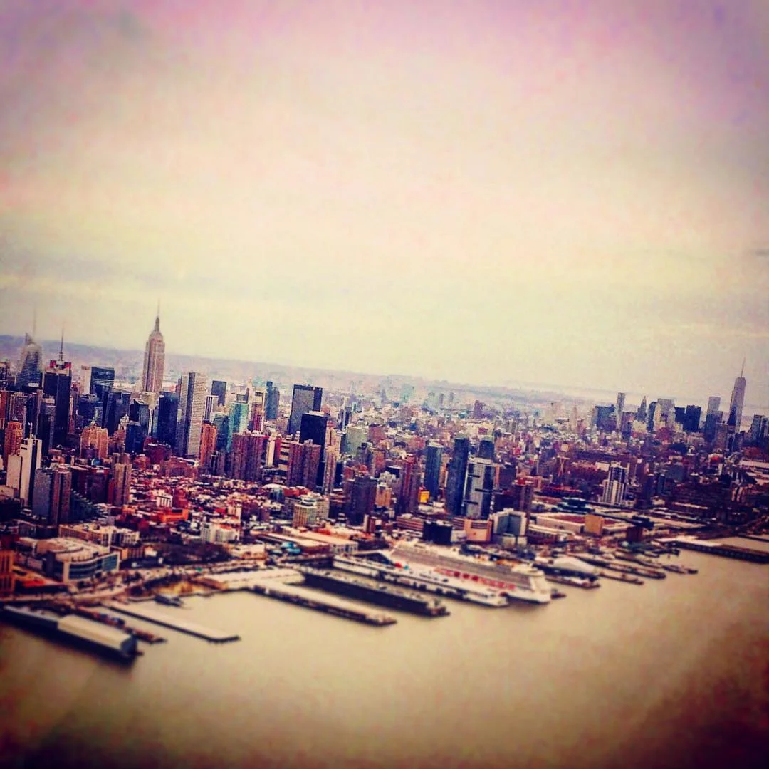 Monday’s aren’t so bad when you start the week in this city. You got this NYC. ๐๐ฝ๐๐๐ #nyc #mondays #goodmorningny #downtown #empirestatebuilding #nystateofmind #chelsea #tribeca #meatpacking #westvillage #soho #bowery #nolita #skyline #inspo #iloveny (photo cred: @roxiontherox from a ๐ #helicopter)
