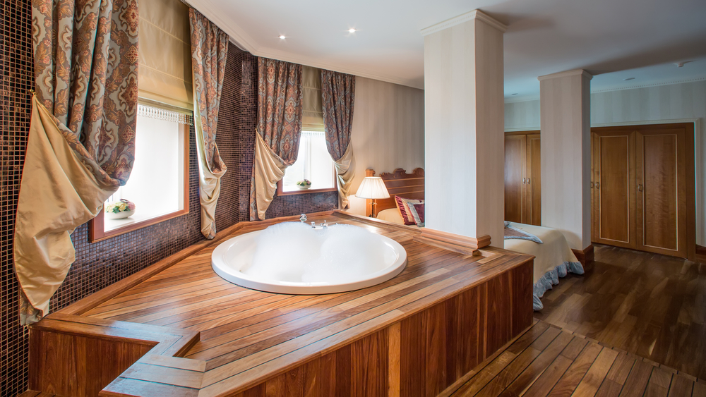 WoodHotTubBathroom.jpg