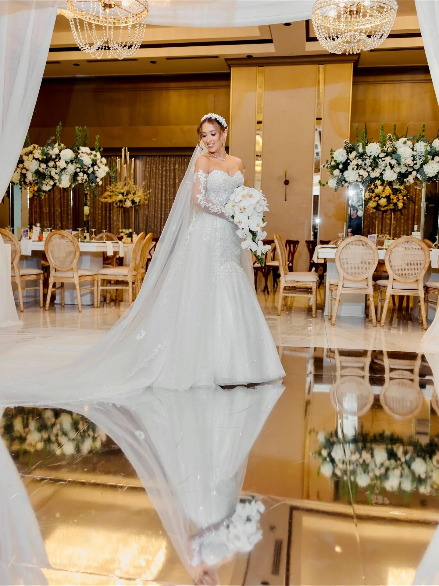 Exactamente as&iacute; so&ntilde;amos con ver a nuestras Brides, radiantes, hermosas y tranquilas en su dreamy day! porque con proveedores de confianza, el mejor vibe y todo bajo control podr&aacute;n disfrutar cada momento.  So&ntilde;amos, ejecutam