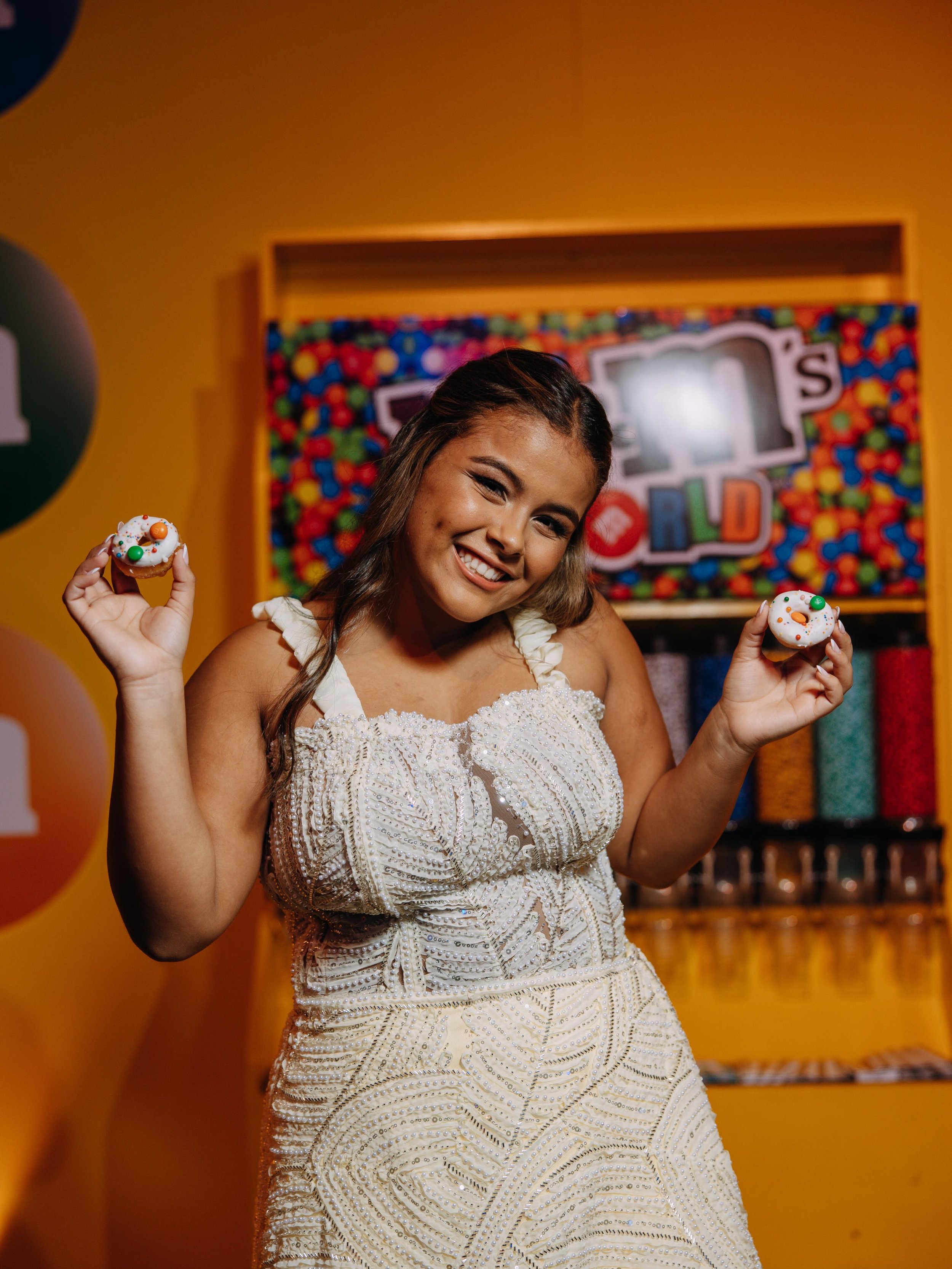 Nos encanta recordar la energ&iacute;a de Nueva York en esta noche inolvidable del XV a&ntilde;os de Andrea!

La quincea&ntilde;era so&ntilde;aba con un espacio moderno, vibrante y lleno de detalles pensados para que sus amigos disfrutaran cada momen
