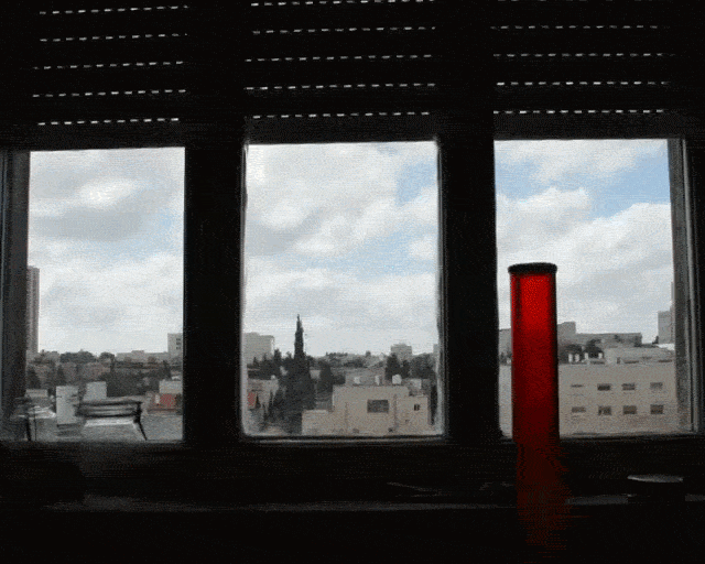 moving_room (540p)_1.gif