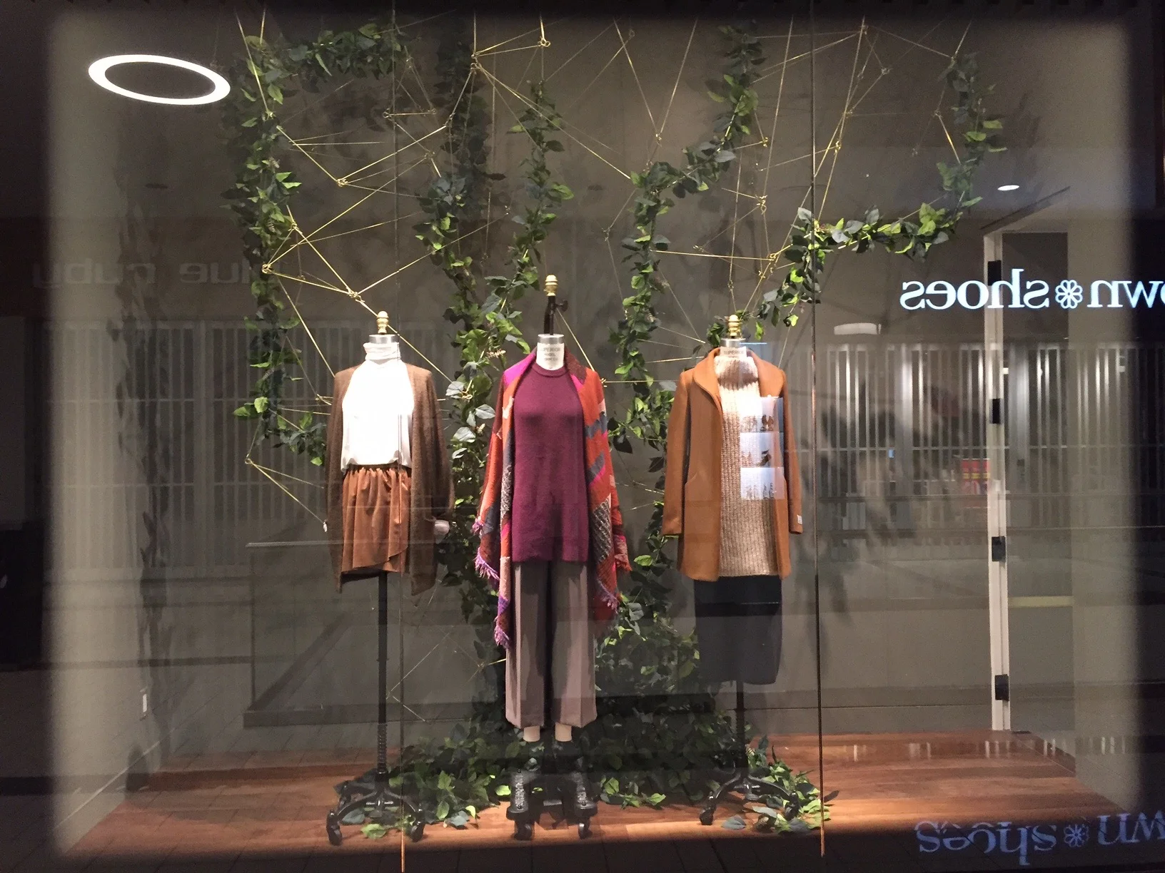  Aritzia Spring 2016 - Hooks and Rods - Production &amp; Install Coordinator 