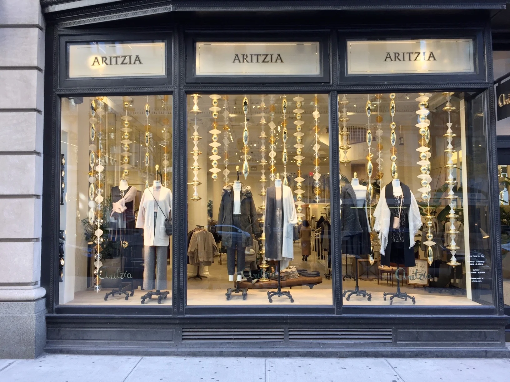 ARITZIA HOLIDAY 2016 - BEADED ABACUS - PRODUCTION & INSTALL COORDINATOR
