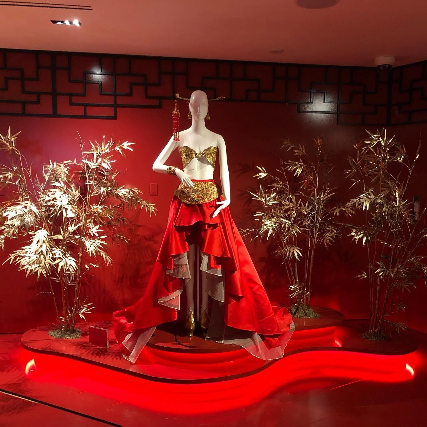 The Golden Bamboo Forest installation for the Fairmont Pacific Rim. #upallnight with @gnwsshop #itsjust2500&rsquo;l/f #guopei