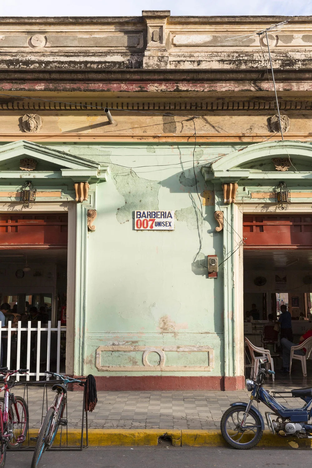 Nicaragua_Granada_Street_012.jpg
