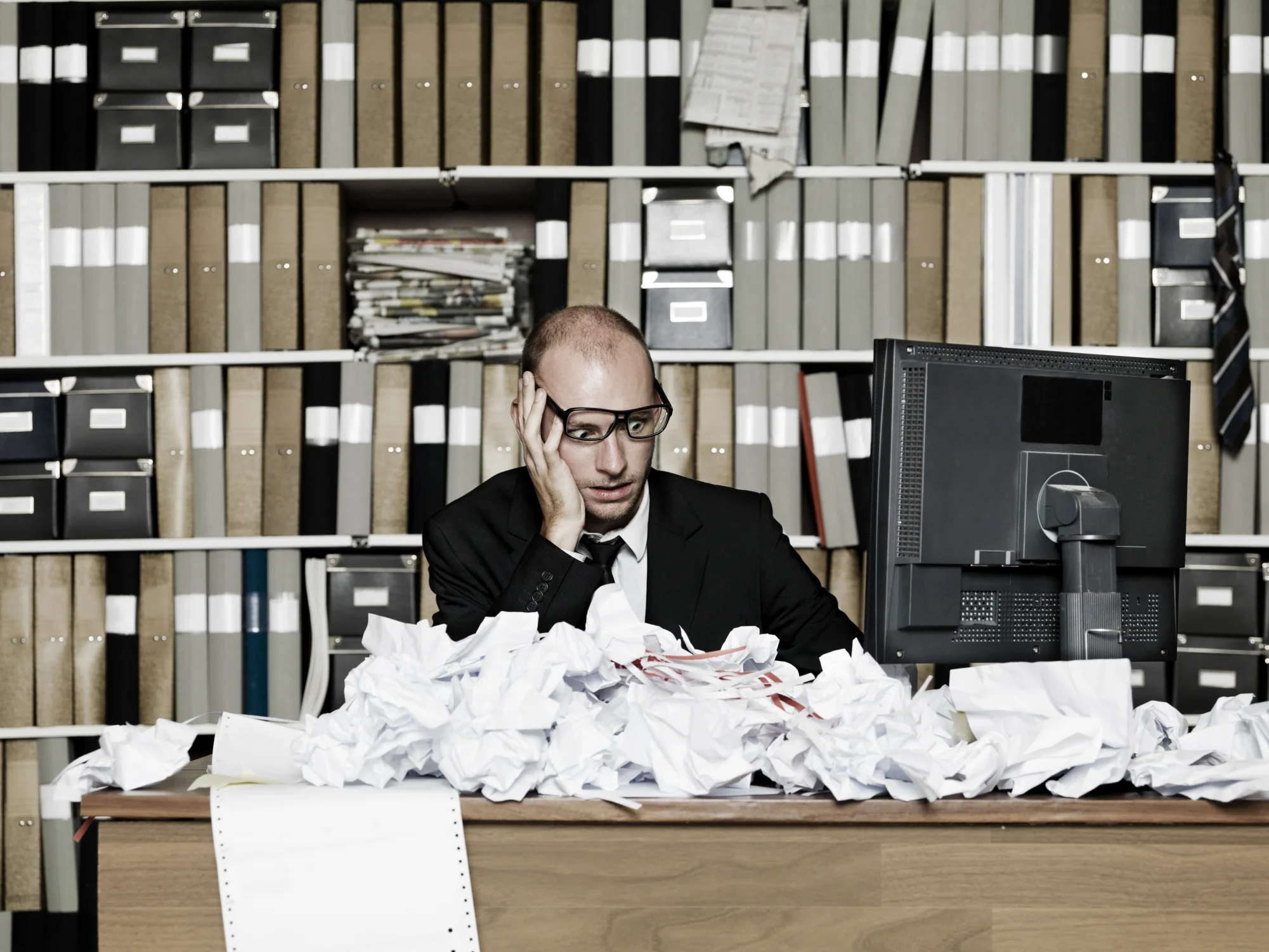 THE STRUGGLE FOR A HOLISTIC VIEW OF THE CUSTOMER AND THE RISK TO COMPLIANCE SYSTEMS