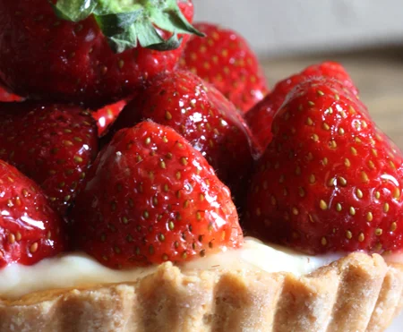 It's time for fresh strawberry tarts!
